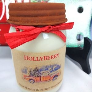 Candle in the scent Holly Berry